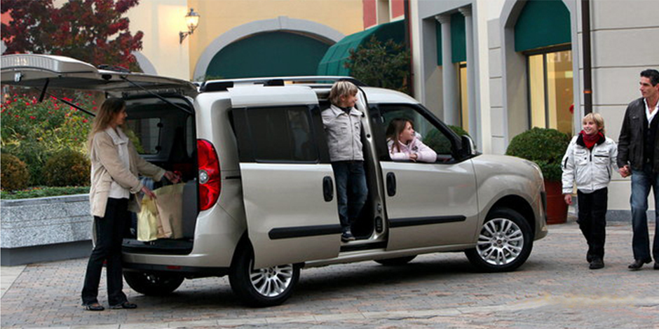 Doblo-Vermietung am internationalen Flughafen Cukurova